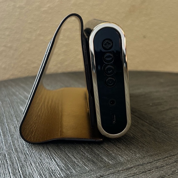 Kate Spade NY | Portable | Wireless | Bluetooth Speaker | Gold - Picture 12 of 15